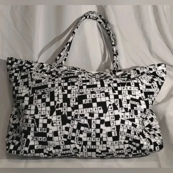Diane Von Furstenberg Tote Bag 50th Anniversary Crossword Print Large Packable - Picture 4 of 13
